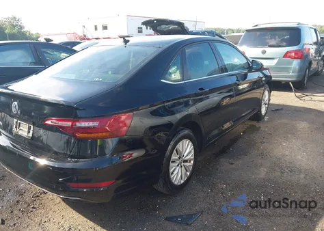 2019 Volkswagen Jetta 1.4T R-Line/1.4T S/1.4T Se z USA, uszkodzony, nr VIN 3VWC57BU4KM239345